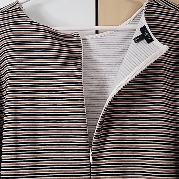 Woman's Talbots 1X Short Sleeve Top, Zipper in Back, Preloved Tan Black pinstrip - Picture 9 of 13